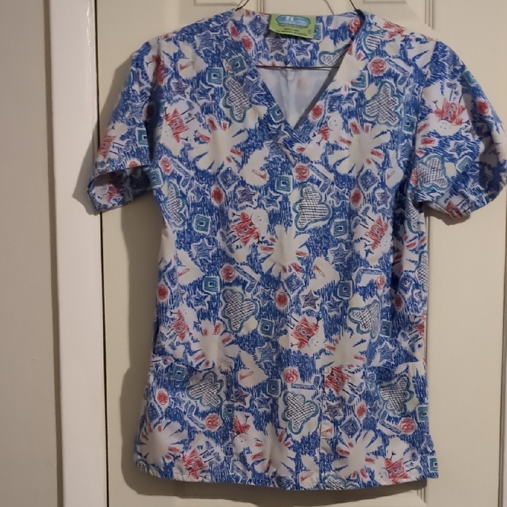 #215 TL Uniforms Limited Blue Floral Scrub Top Women’s Small V-Neck